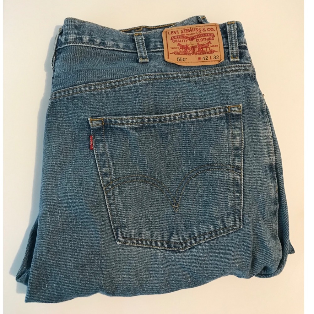 Levis 550 Relaxed Fit Mens Blue Denim Jeans 42x32 Medium Wash Tapered Leg